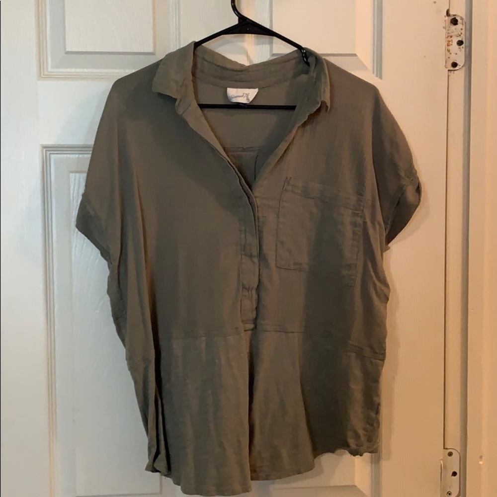 Universal threads top.